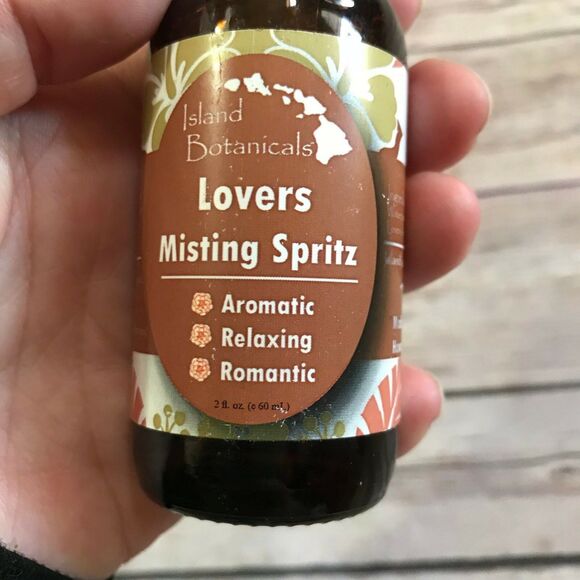 Island Botanicals Lovers Misting Spritz NEW 2 fl oz Create Romance Essential Oil - Picture 5 of 6